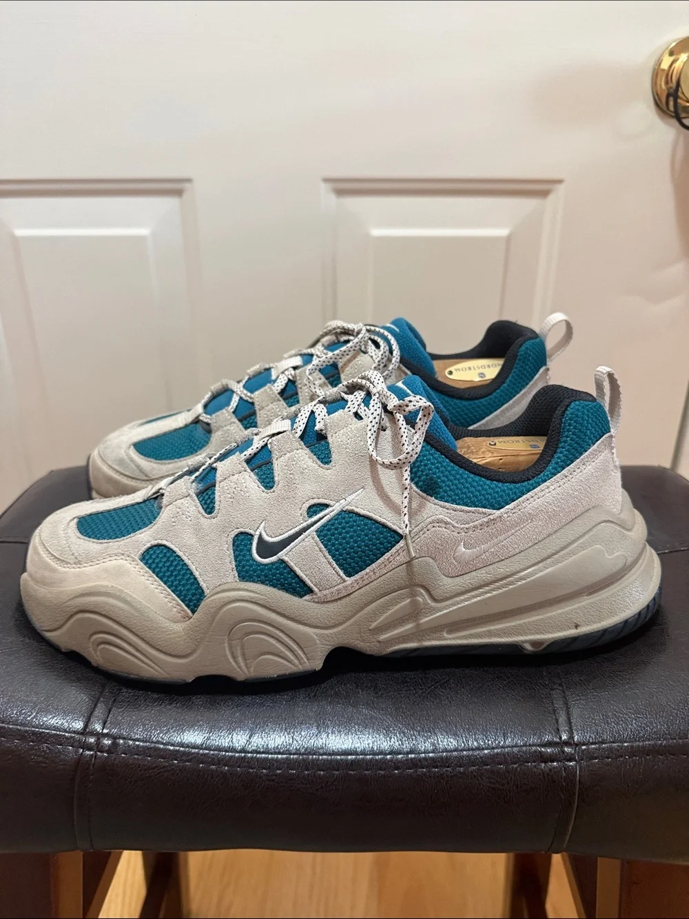 Nike Mens Teal and Cream Chunky Lace-Up Sneakers